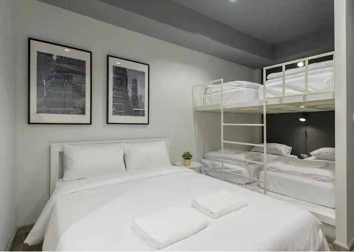 Апартаменты Tuk Tuk House 250m From Mrt Sirikit