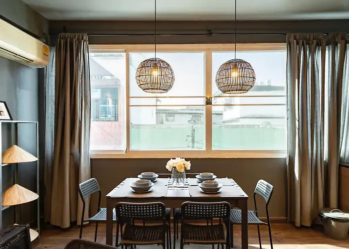 Апартаменты Tuk Tuk House 250m From Mrt Sirikit Бангкок