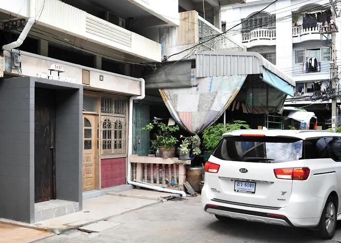 Tuk Tuk House 250m From Mrt Sirikit * Бангкок