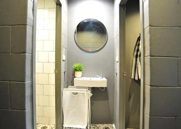 Tuk Tuk House 250m From Mrt Sirikit Бангкок