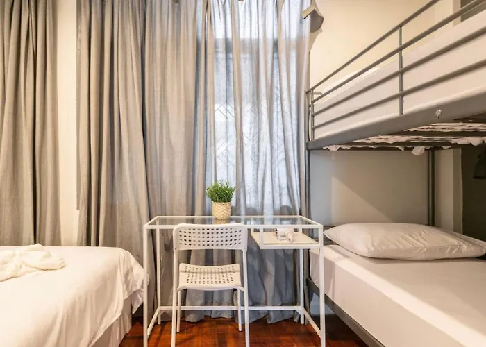 Апартаменты Tuk Tuk House 250m From Mrt Sirikit *
