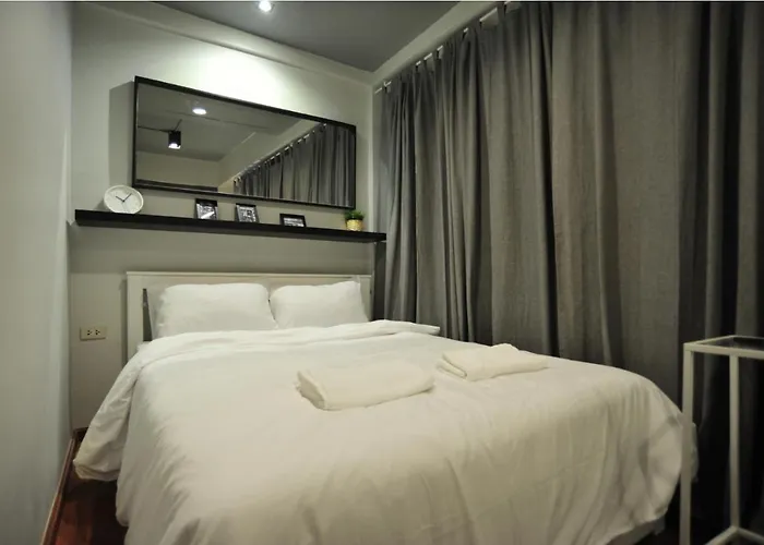 Апартаменты Tuk Tuk House 250m From Mrt Sirikit *