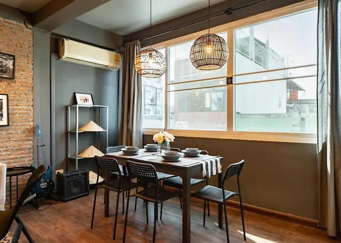 Tuk Tuk House 250m From Mrt Sirikit Бангкок