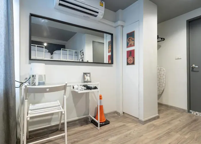 Апартаменты Tuk Tuk House 250m From Mrt Sirikit Бангкок