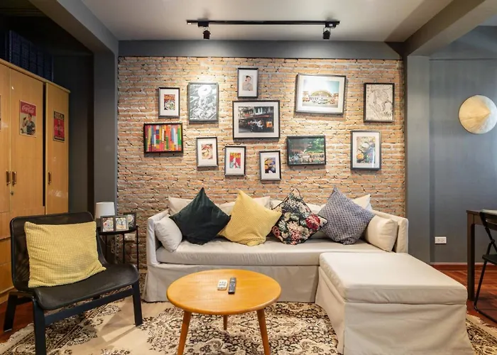 Апартаменты Tuk Tuk House 250m From Mrt Sirikit *