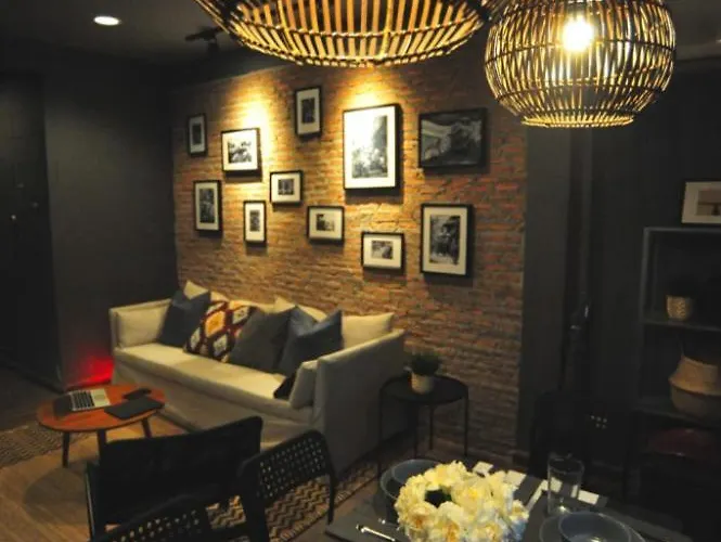Tuk Tuk House 250m From Mrt Sirikit Апартаменты Бангкок