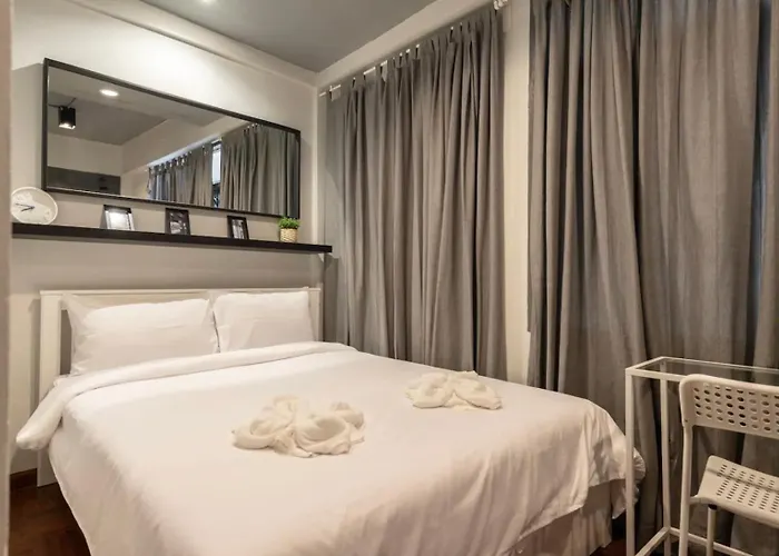 Апартаменты Tuk Tuk House 250m From Mrt Sirikit Бангкок