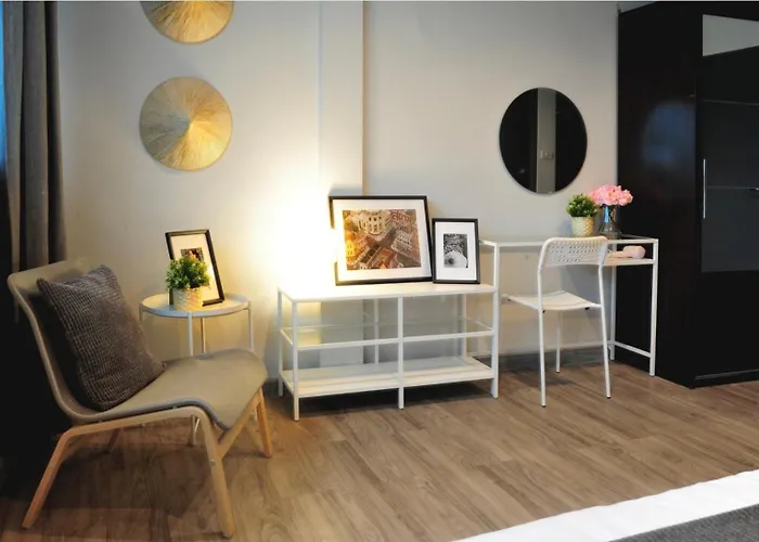 Апартаменты Tuk Tuk House 250m From Mrt Sirikit